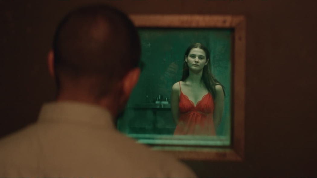 Bodrumdaki Kız izle