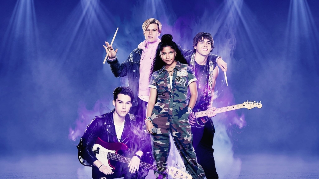 Julie and the Phantoms 1. Sezon 1. Bölüm izle